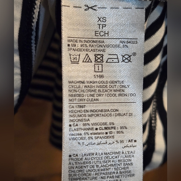 Old Navy, Women's size XSmall, Dressy, Black and White, Never Worn, Rayon - Picture 3 of 7